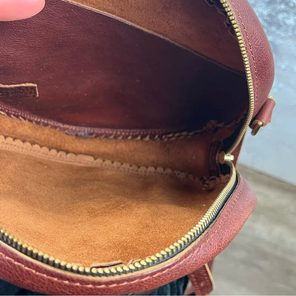 547 Portland Leather  Circle Crossbody Bag w/ mini envelope wallet - Picture 13 of 16